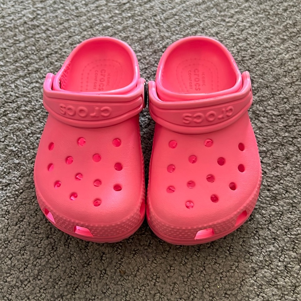 Pink crocs